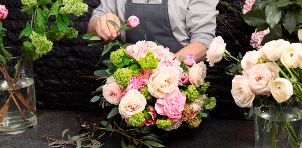 Курсы и мастер-классы по флористике в цветочной мастерской Flower Loft. **Скидка до 75%**. Москва - kupikupon.ru Курсы и мастер-классы по флористике в цветочной мастерской Flower Loft. **Скидка до 75%**
