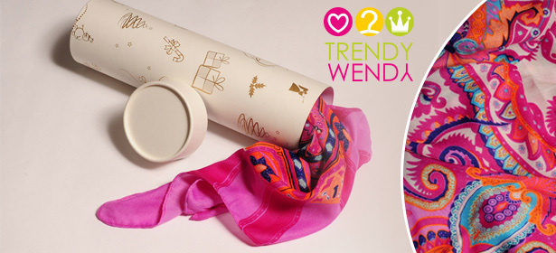Оригинальные платки и палантины в подарочной тубе от магазина Trendy wendy: модные аксессуары к новогодним праздникам! **Скидка 62%**. Москва - kupikupon.ru Оригинальные платки и палантины в подарочной тубе от магазина Trendy wendy: модные аксессуары к новогодним праздникам! **Скидка 62%**