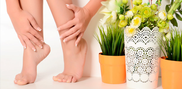 Классический или spa-маникюр и педикюр с покрытием Shellac в салоне красоты «Рада». **Скидка до 78%**. Москва - kupikupon.ru Классический или spa-маникюр и педикюр с покрытием Shellac в салоне красоты «Рада». **Скидка до 78%**