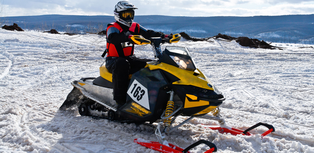 Прогулка на снегоходах премиум-класса ARCTIC CAT от компании Snejek. **Скидка до 55%**. Москва - kupikupon.ru Прогулка на снегоходах премиум-класса ARCTIC CAT от компании Snejek. **Скидка до 55%**
