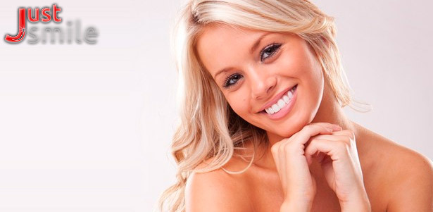 Инновационное косметическое отбеливание зубов «Экспресс», «Стандарт» или «Премиум» по бельгийской и немецкой технологиям MagicWhite и PearlSmile в студии Just Smile. **Скидка до 62%**