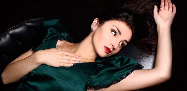 Фотосессия с тематикой съемки на выбор для одного, двоих или компании до 4 человек в студии Monolog. **Скидка до 96%**