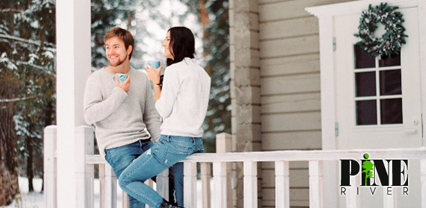 Отдых для двоих в окружении соснового леса на берегу реки в дачном отеле Pine River. **Скидка 50%**