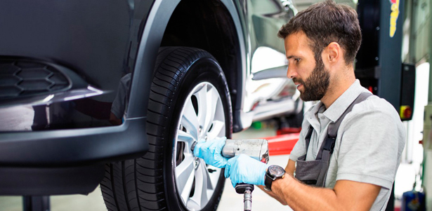 Шиномонтаж и балансировка колес в автосервисе «Алатырь энд Сити Драйв». **Скидка до 50%**