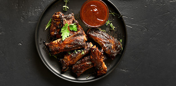 Все меню кухни и напитки в баре «Чистовский»: горячие и холодные закуски, салаты, гарниры и не только. **Скидка 50%**