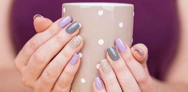 Классический, европейский, аппаратный или комбинированный маникюр и педикюр с покрытием гель-лаком в салоне Beautorica на «Чистых Прудах». **Скидка до 58%**