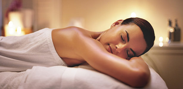 Спа-программы для одного или двоих в студии массажа «Золотые руки»: распаривание в фитосауне, шоколадное аромаобертывание, индийский массаж всего тела, тайский стоун-массаж и не только! **Скидка до 72%**