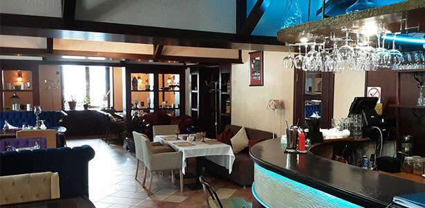 Меню кухни и напитки в ресторане Pizzeria Trattoria Il Pomodoro: салаты, супы, паста ручной лепки, пицца из печи, ризотто и многое другое. **Скидка до 50%**