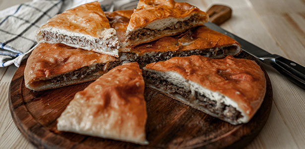 Осетинские пироги с мясом, сыром, грибами и не только, а также ароматная пицца от пекарни «МосПекарня». **Скидка 50%**