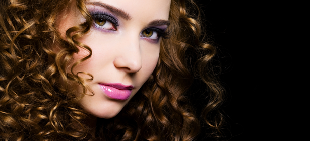 Биозавивка и укладка волос в центре красоты Via Bella за 799р. вместо 3100р. Кучеряво живете! Сногсшибательные локоны – теперь и у тебя