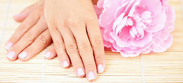 Японский маникюр, сахарный SPA-маникюр и парафинотерапия+массаж рук. Ваши ручки словно побывают на курорте! Скидка 70%