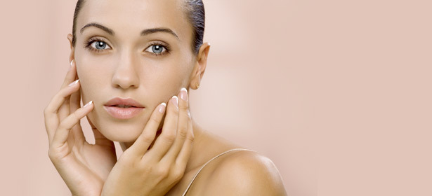 Ультразвуковая чистка лица, экспресс-уход за шеей и зоной декольте в Студии красоты "Litlee Bee". Скидка 70%