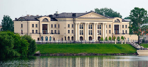 Отдых для двоих в выходные или будни в отеле «Волжская Ривьера»: 3 дня и 2 ночи в стандартном номере или номере «люкс». Бассейн, сауна + комплимент – бутылка шампанского и шоколад! **Скидка 50%**