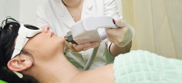 **Скидка до 80%** на лазерное удаление сосудистой сетки + **скидка 10%** на все виды анализов + **скидка 20%** на лазерное удаление родинок, папиллом и бородавок в медицинском центре «АнгелМед»!