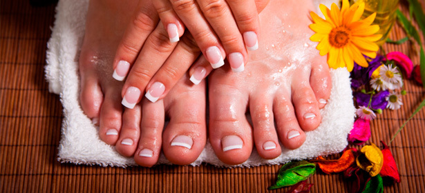 Маникюр и педикюр с покрытием Shellac или spa-уход за ногтями и покрытие цветным лаком в салоне красоты «Море». **Скидка до 74%**