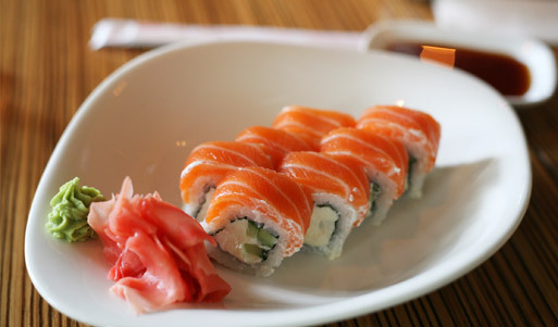 Японская кухня от службы доставки «Суши STAR» <b><font color="#759300">за полцены</font></b></i>! Вы только подумали, а еда уже едет!