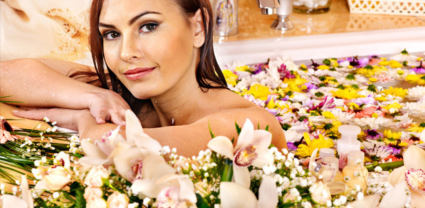 Spa-программы на выбор в spa-салоне Bohneur Jeunesse для одного или двоих. Кедровая бочка, массаж всего тела, обертывание, чаепитие и многое другое! **Скидка до 87%**